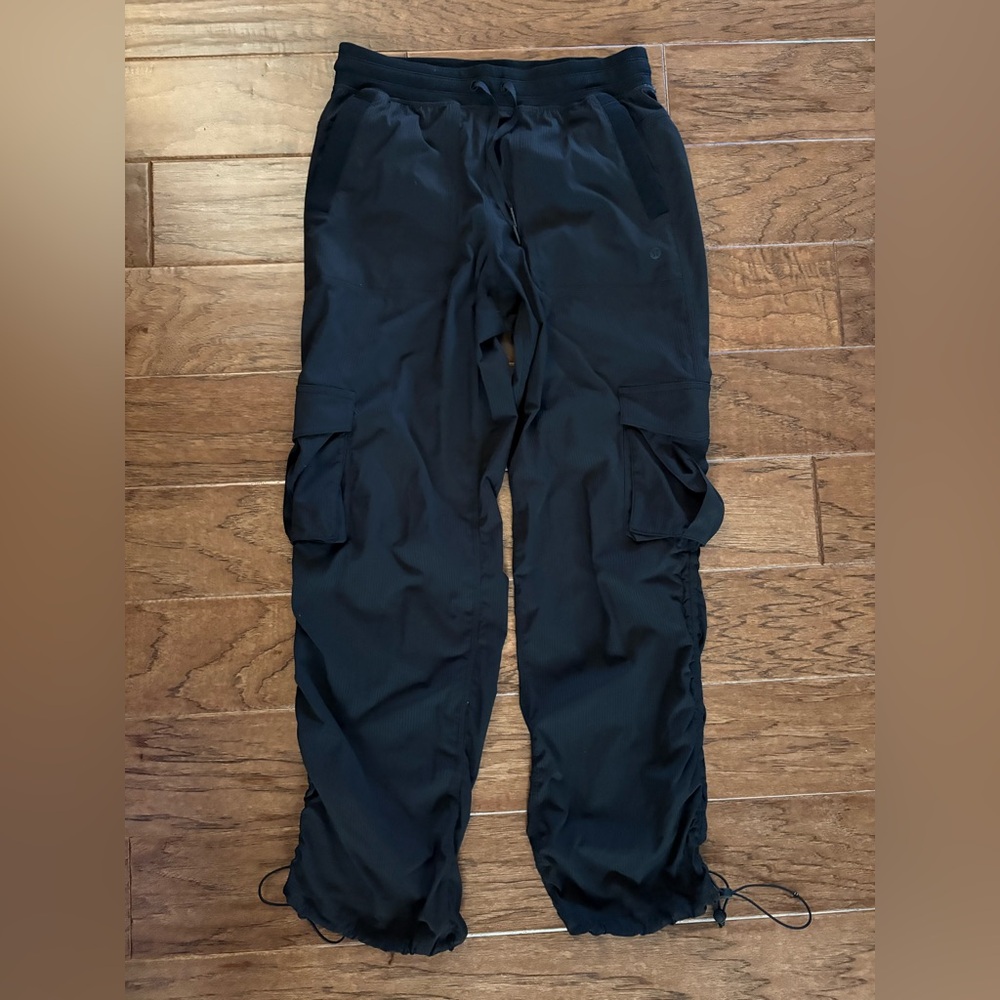 Lululemon Dance Studio Relaxed Fit Cargo Pants Adjustable Cinch Hem Black Small